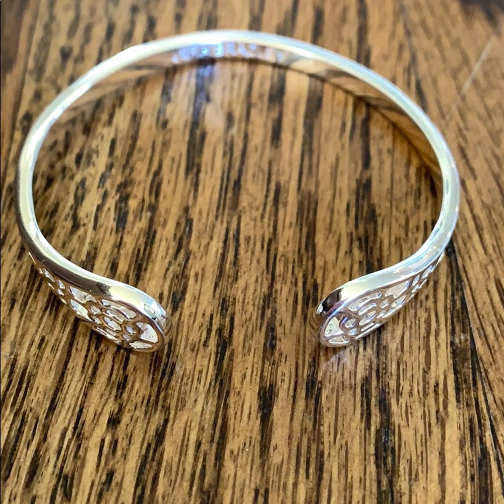NEW!! Vera Bradley bracelet! Never worn before!